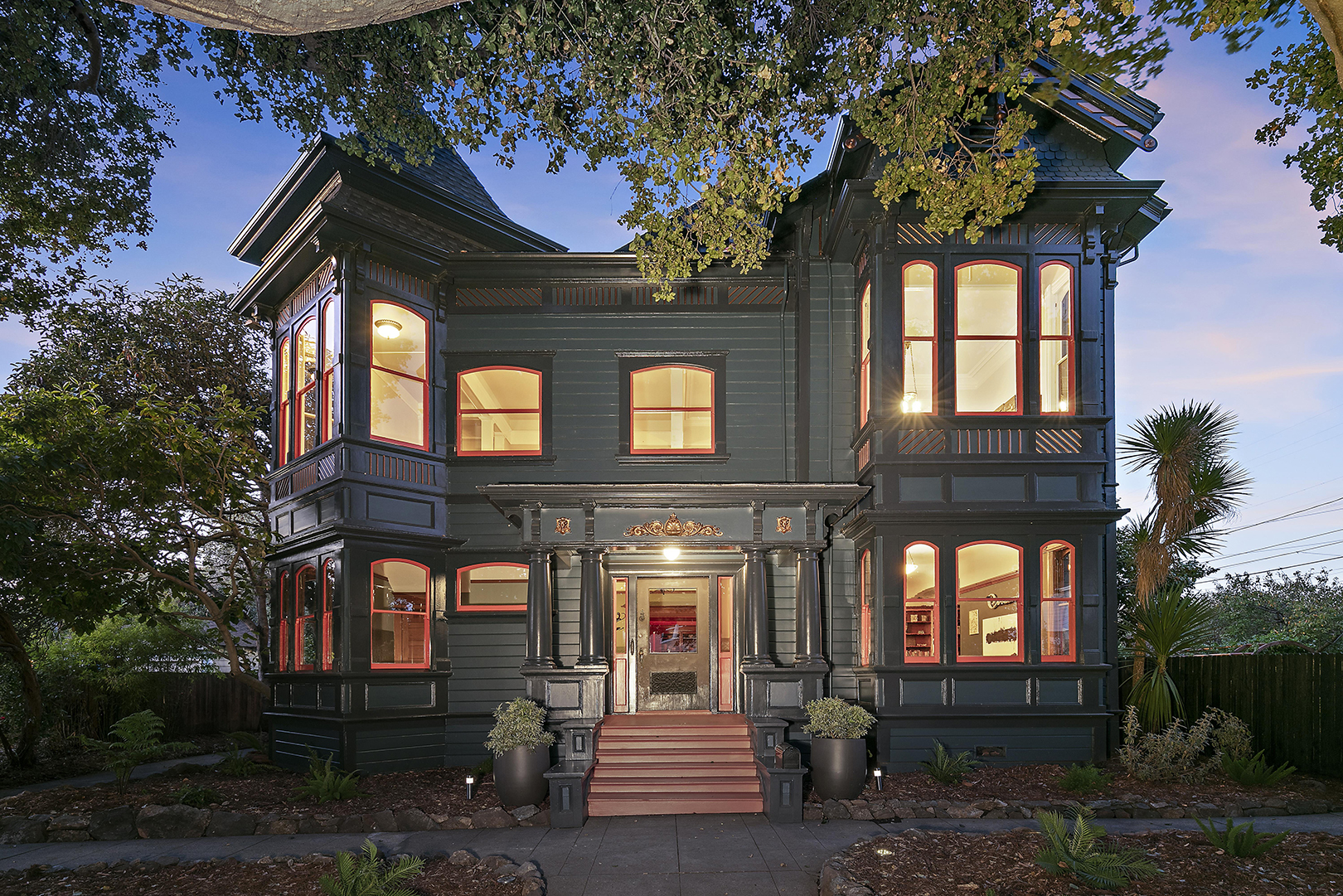 Beautifully Restored Historic Homes Leverage