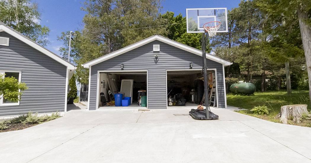 652 Robel Dr - Garage.jpg