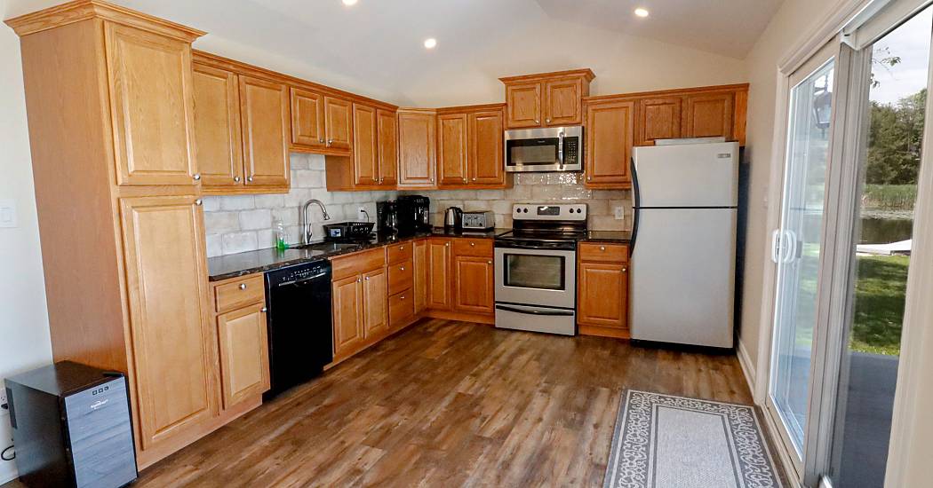 652 Robel Dr - Kitchen.jpg