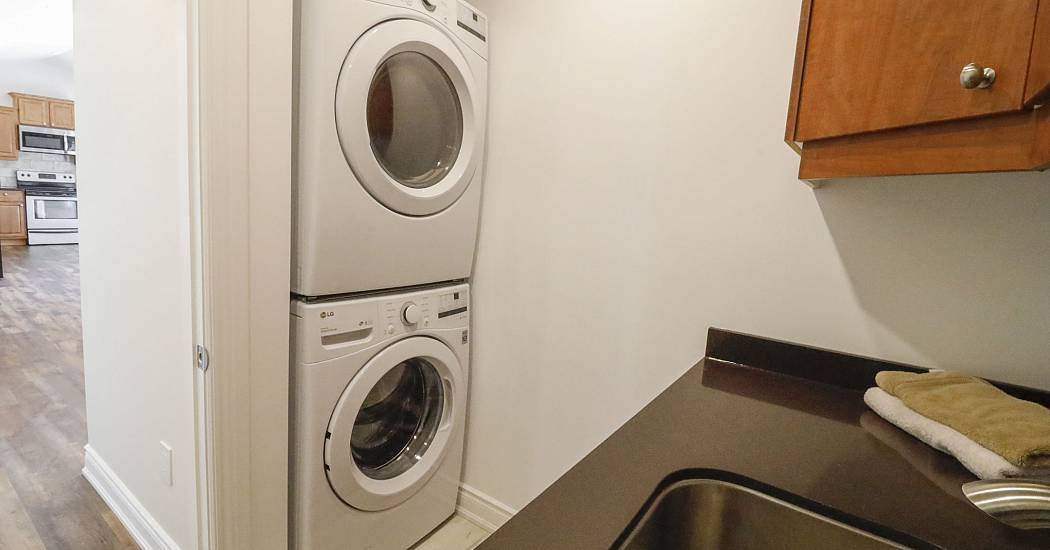 652 Robel Dr - Laundry Room A.jpg