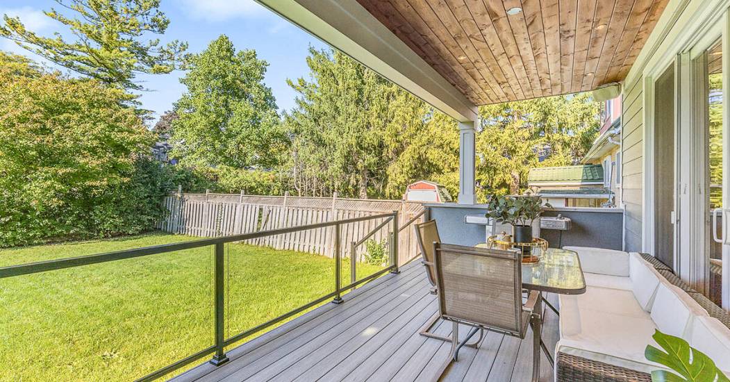 18- Backyard Dining Area.jpg