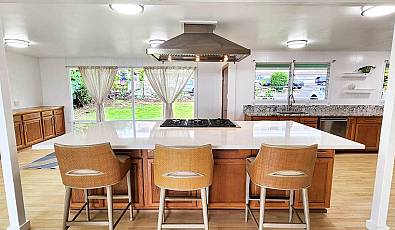 Spacious Kealakekua Home