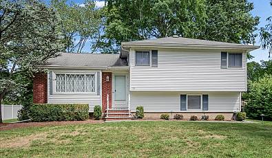 Rockland County NY- Bardonia Split Level - Move Right In!  