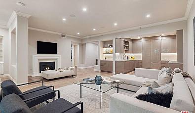 11500 San Vicente Blvd Apt 218