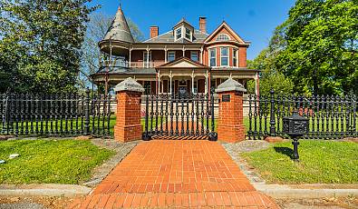 Built in 1892: One of College Park’s original homes!
