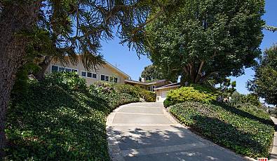 14929 La Cumbre Dr