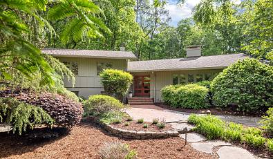 Mid-Century Modern Retreat in Hope Valley