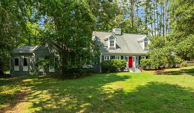 Charming Renovated Cottage on Hope Valley Golf Course