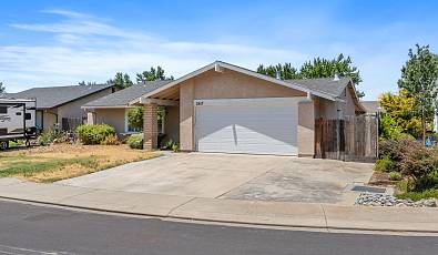 Charming Single-Story Home with Spacious Backyard in a Desirable Modesto